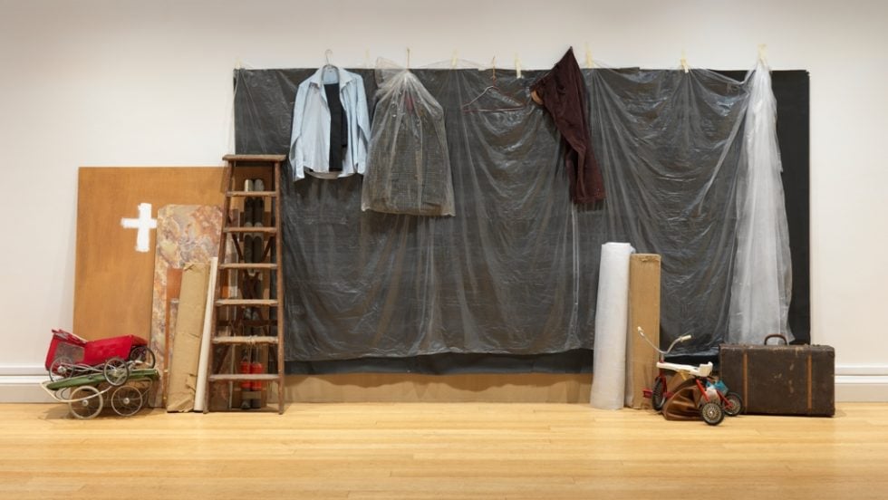 Βλάσης Κανιάρης, «Πιθανό Φόντο» (1974), εκτίθεται στην Tate Modern ως μέρος της δωρεάς Συλλογής Δ. Δασκαλόπουλου
